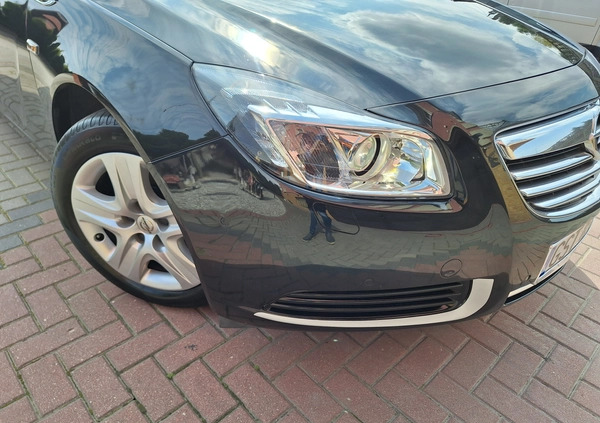 Opel Insignia cena 24900 przebieg: 247000, rok produkcji 2011 z Dukla małe 631